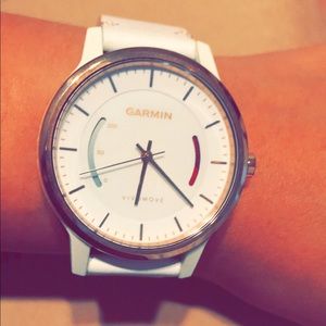 Worn twice! Like NEW. Garmin Vivimove